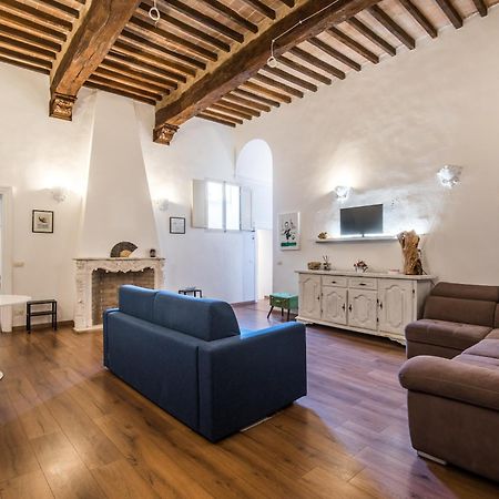 Incantevole Appartamento Banchi Di Sopra Сиена Экстерьер фото